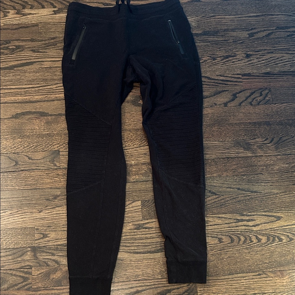 Women’s Alo Black Jogger Pants